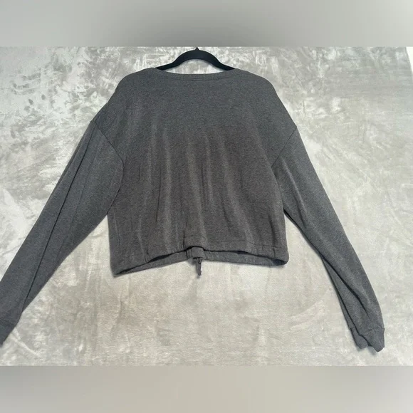 Disney Cropped Sweatshirt Women’s Large Gray Mickey And Friends - Picture 2 of 8